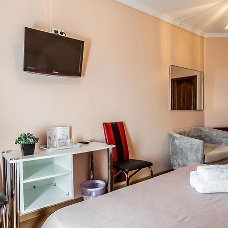 Star Rent Hotel Kişinev Dış mekan fotoğraf