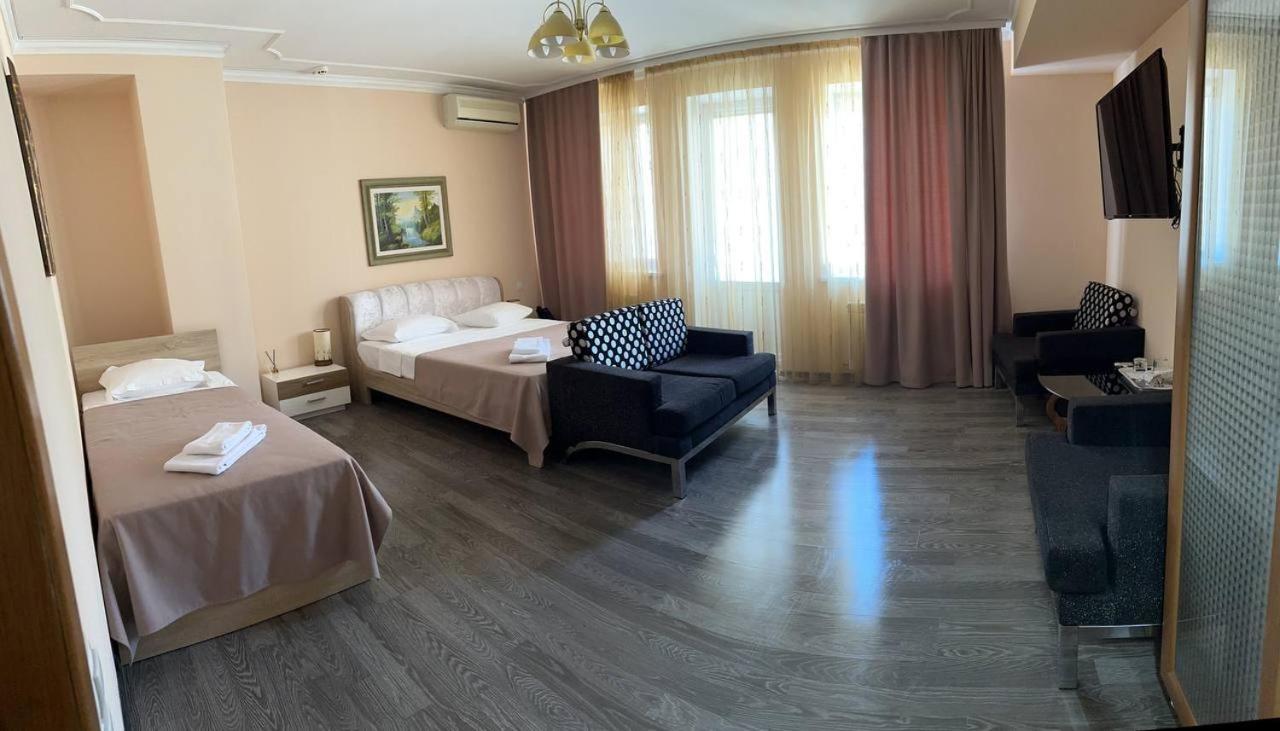 Star Rent Hotel Kişinev Dış mekan fotoğraf