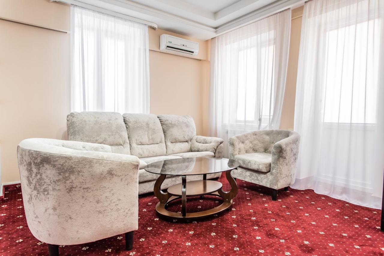 Star Rent Hotel Kişinev Dış mekan fotoğraf