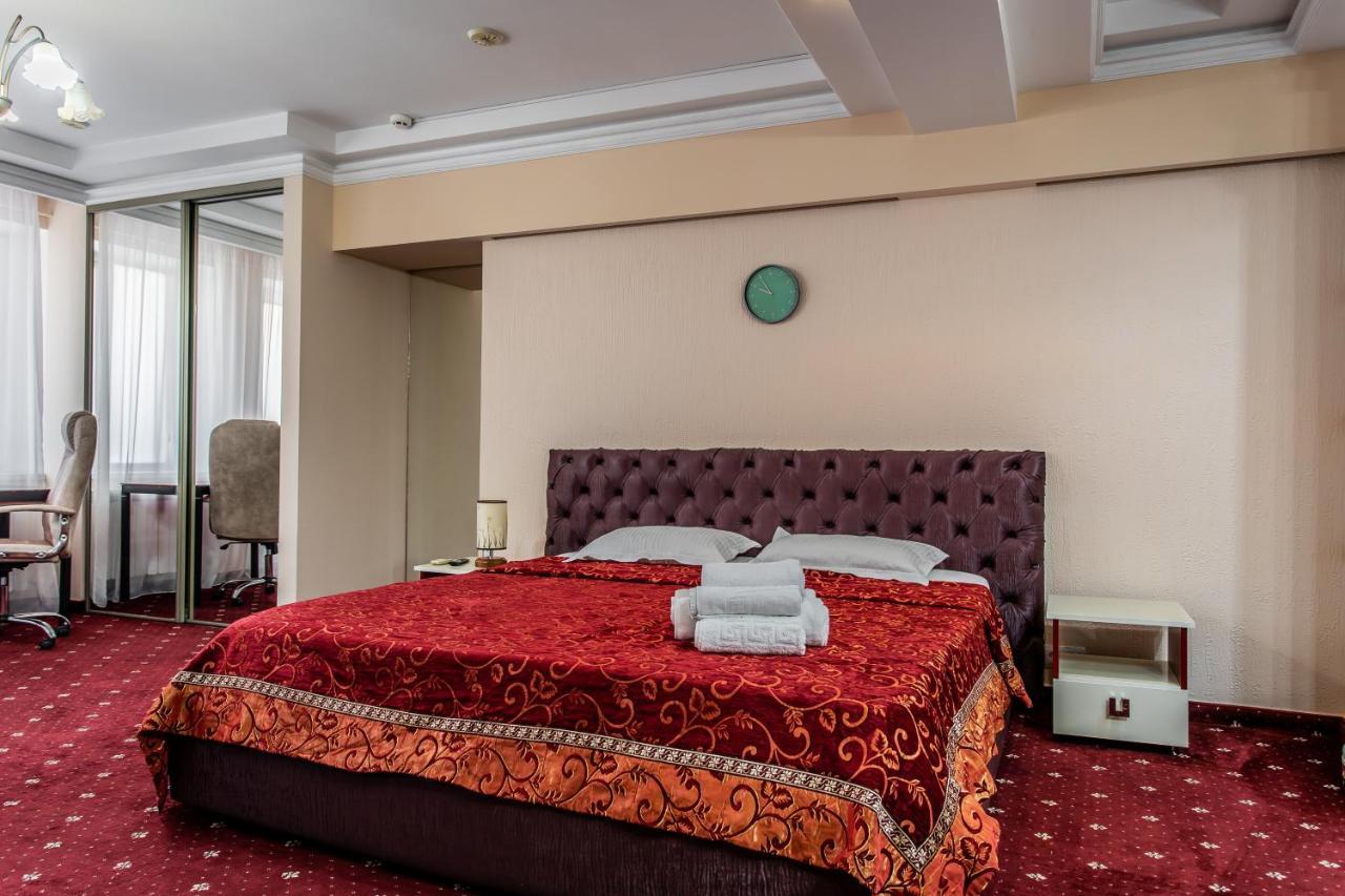 Star Rent Hotel Kişinev Dış mekan fotoğraf