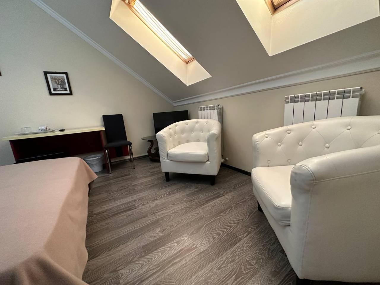 Star Rent Hotel Kişinev Dış mekan fotoğraf