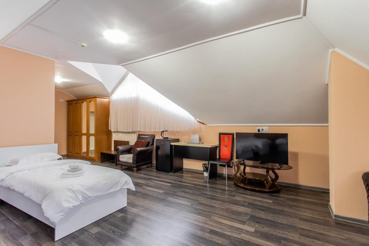 Star Rent Hotel Kişinev Dış mekan fotoğraf