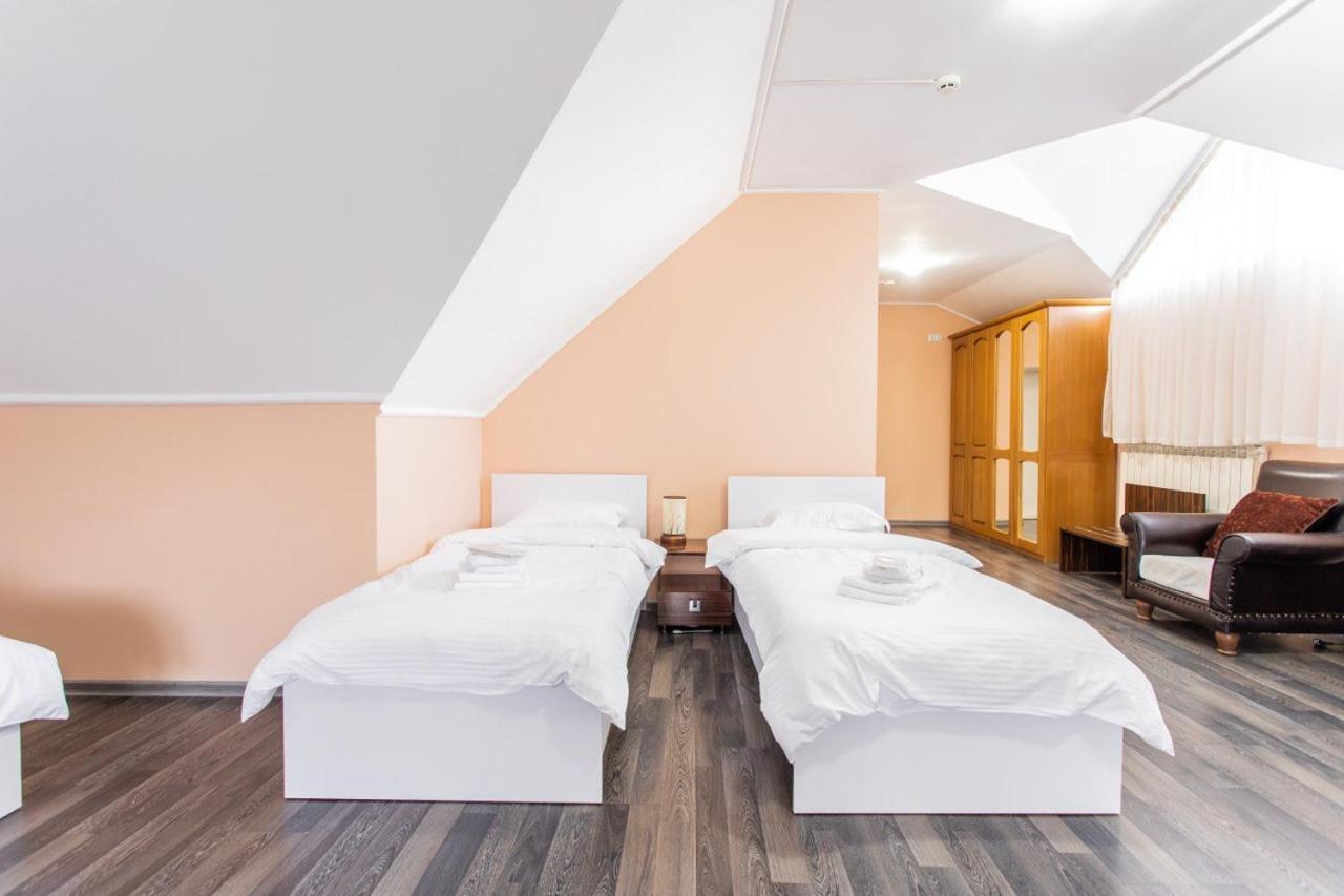 Star Rent Hotel Kişinev Dış mekan fotoğraf
