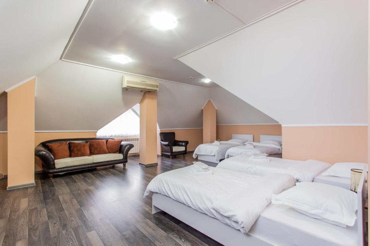 Star Rent Hotel Kişinev Dış mekan fotoğraf