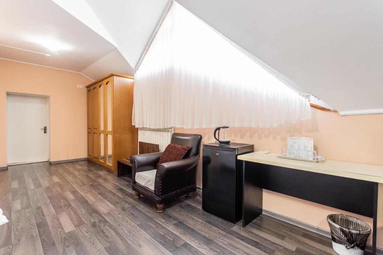 Star Rent Hotel Kişinev Dış mekan fotoğraf