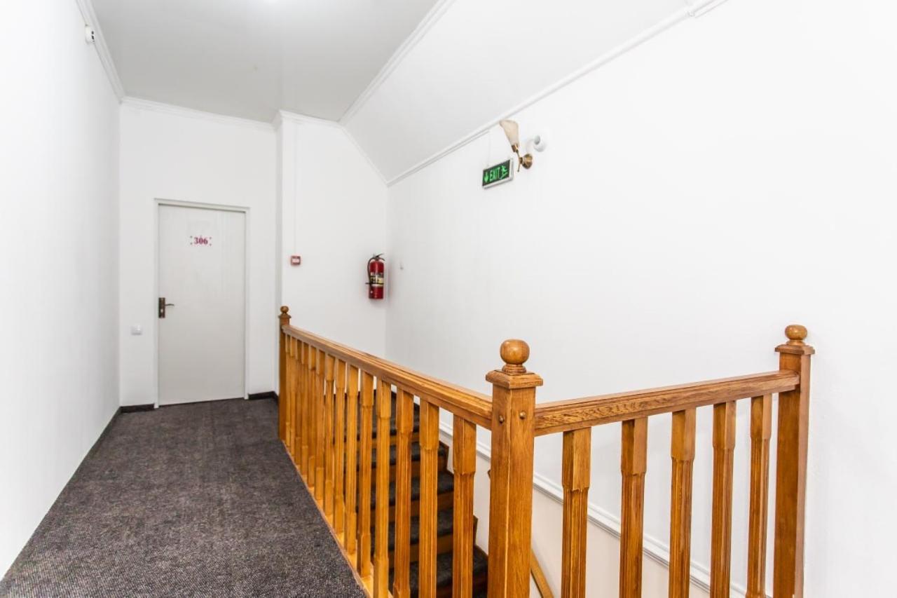 Star Rent Hotel Kişinev Dış mekan fotoğraf