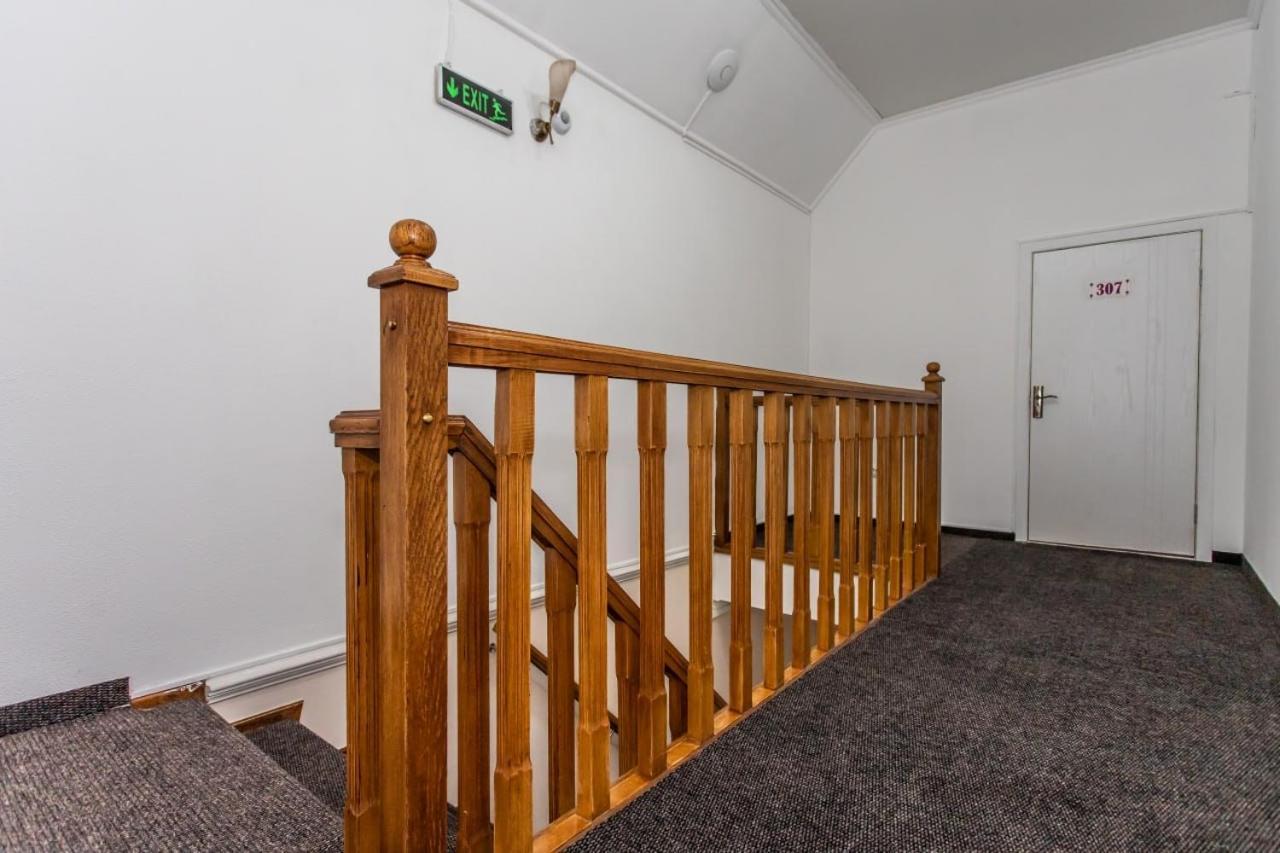 Star Rent Hotel Kişinev Dış mekan fotoğraf
