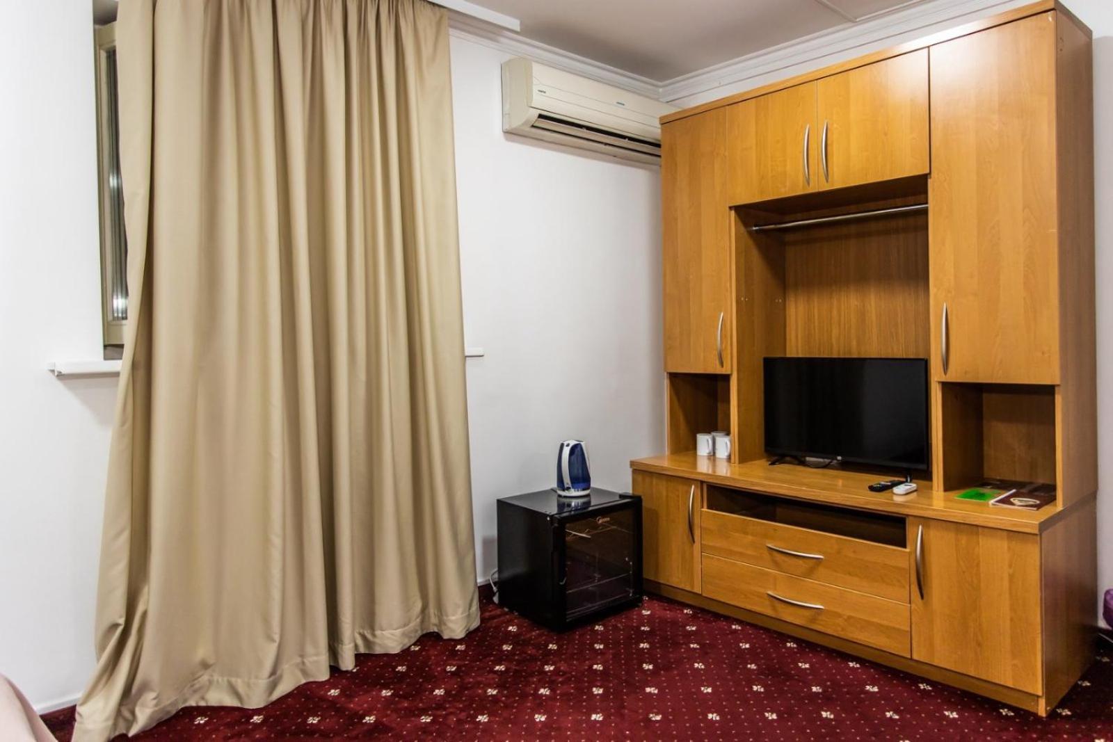 Star Rent Hotel Kişinev Dış mekan fotoğraf